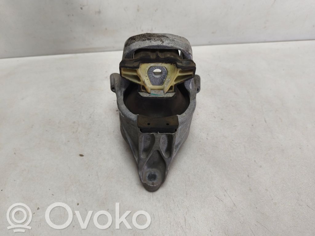 Audi A4 S4 B9 Engine mount bracket 