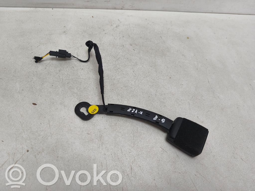 Volkswagen PASSAT B8 Bridă fixare centură de siguranță față 