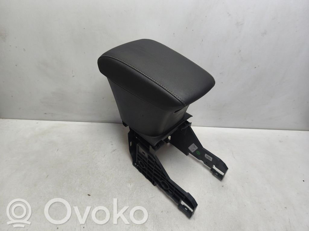 Opel Astra K Reposabrazos 