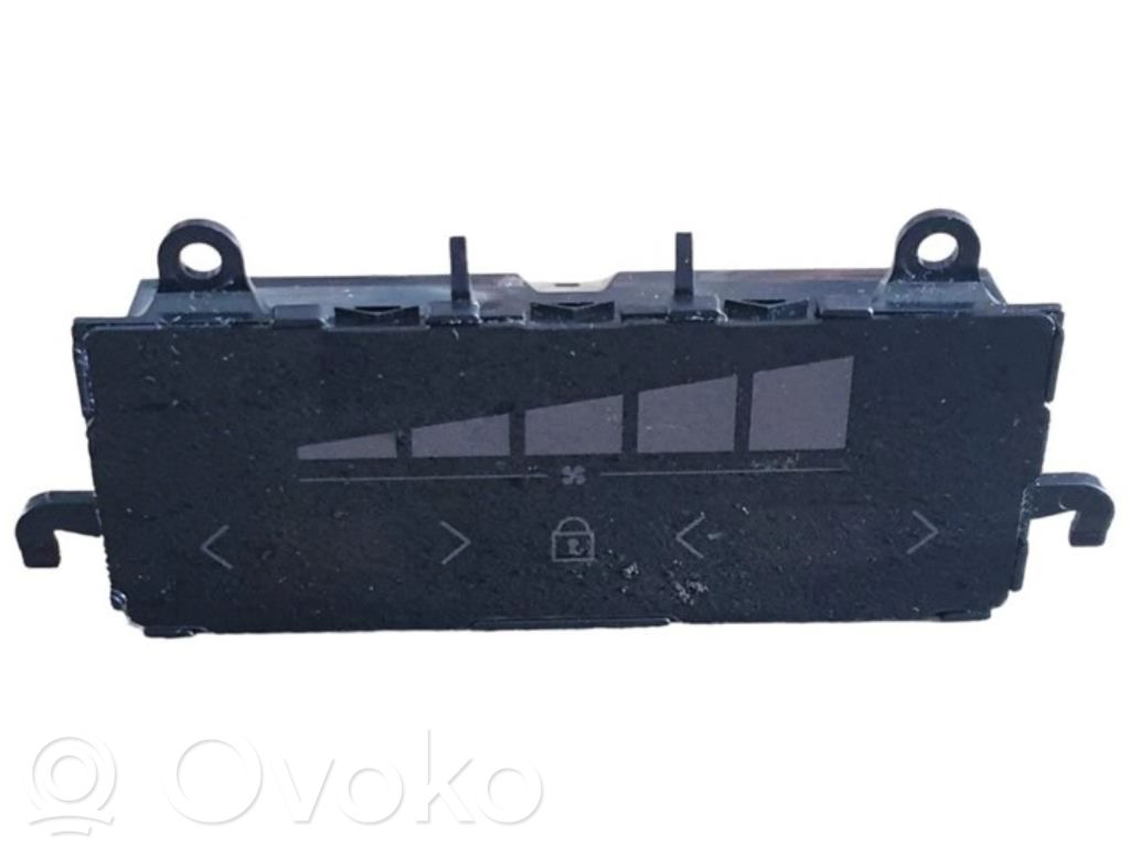 Climate control unit   P31674024