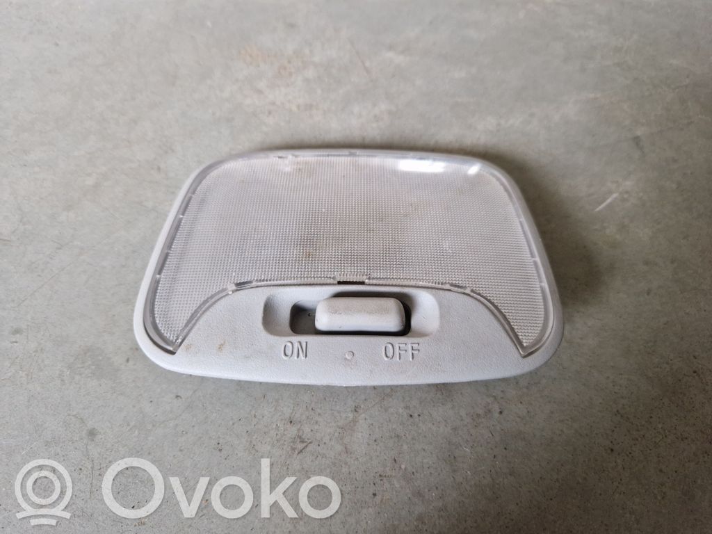 Mitsubishi L200 Luz del asiento trasero 