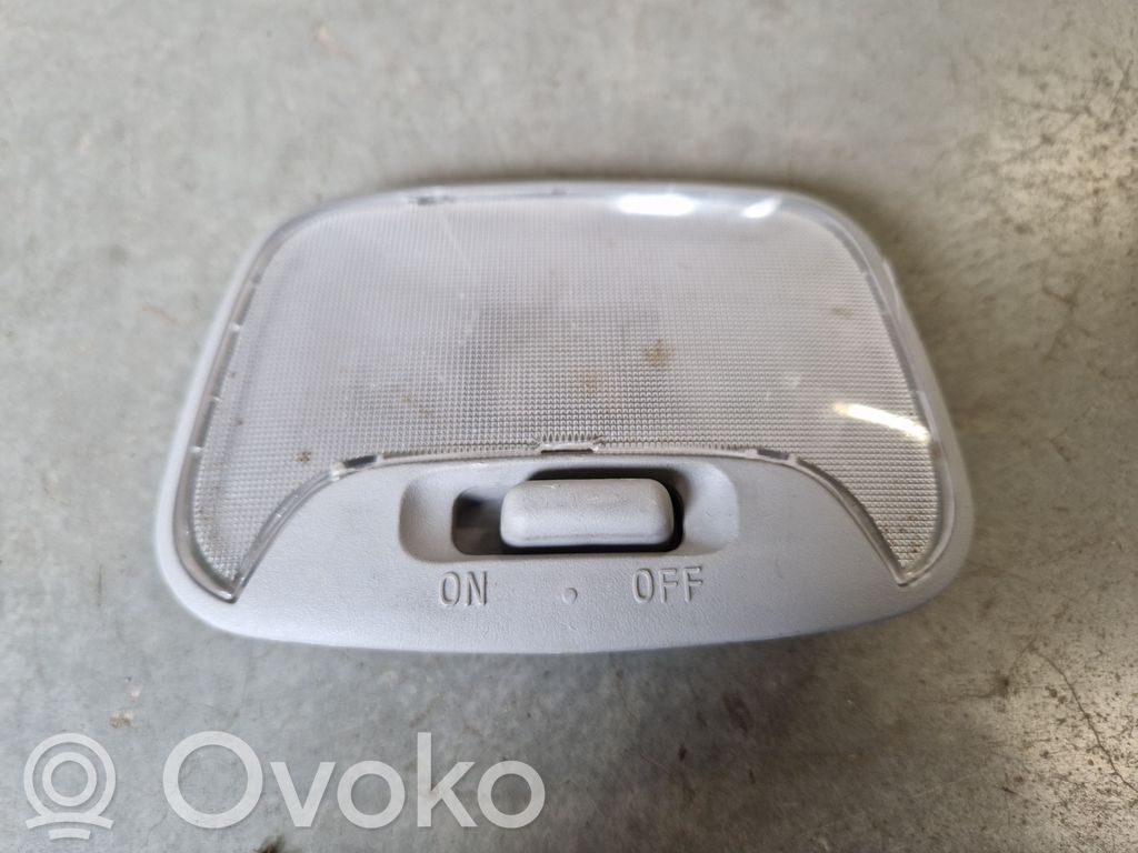 Mitsubishi L200 Luz del asiento trasero 
