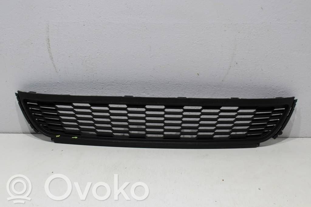 Volkswagen Polo V 6R Kratka dolna zderzaka przedniego 
