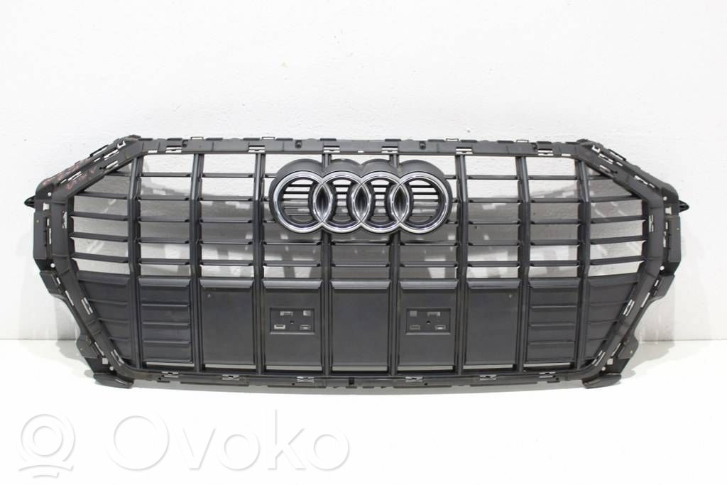 Audi Q3 F3 Maskownica / Grill / Atrapa górna chłodnicy 