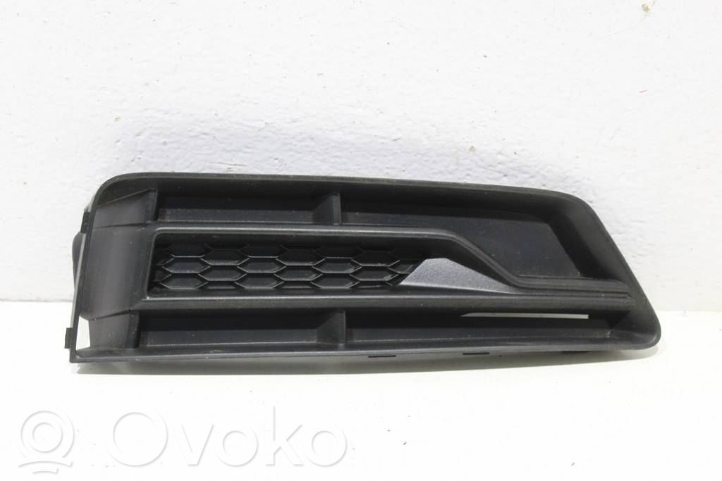 Audi A4 Allroad B9 Mascherina inferiore del paraurti anteriore 