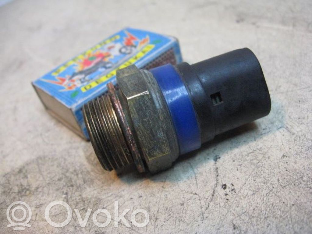 Renault Megane I Coolant temperature sensor 