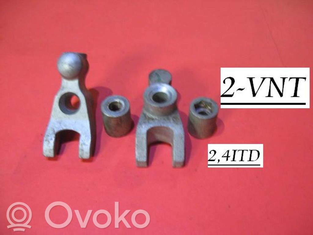 Abrazadera del inyector de combustible   24ITDFIAT