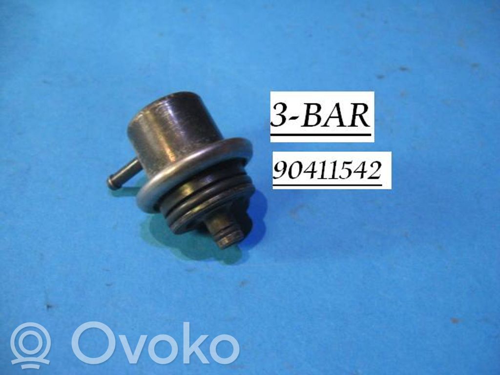 Opel Omega B2 Régulateur de pression de carburant 