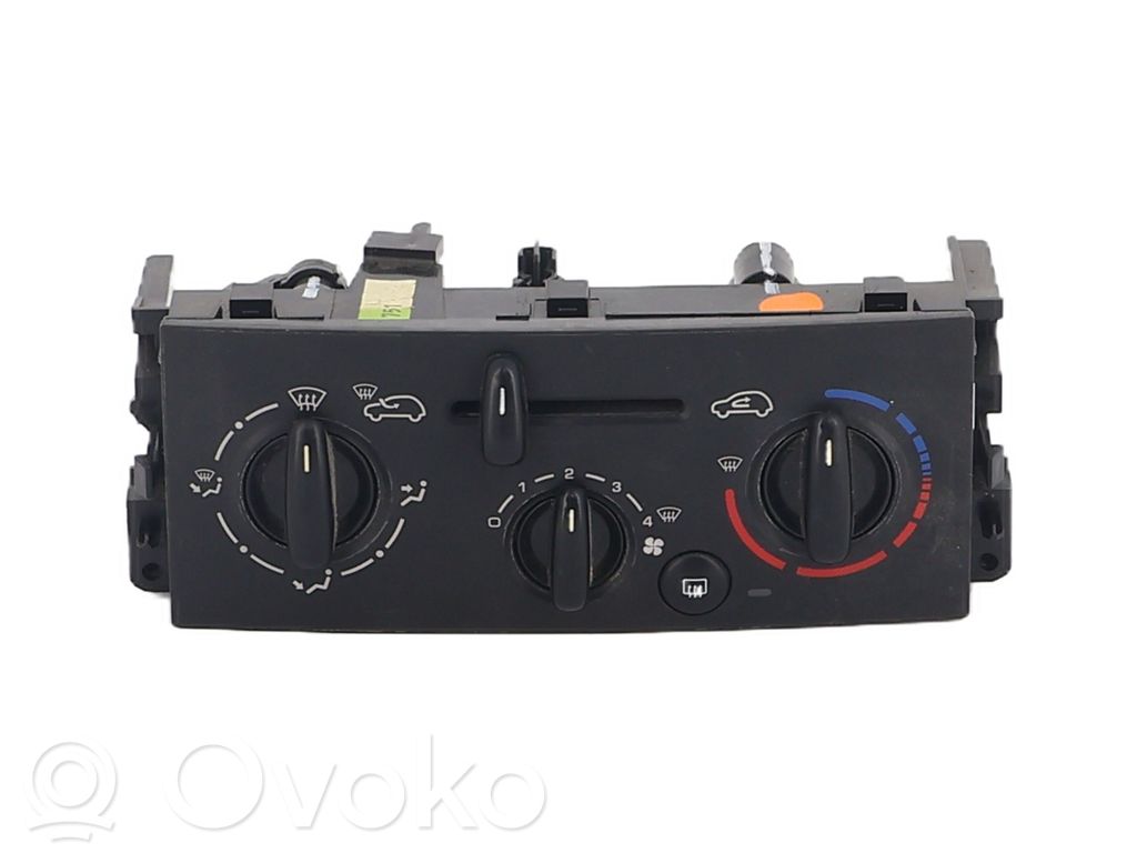 Peugeot 207 Climate control unit 
