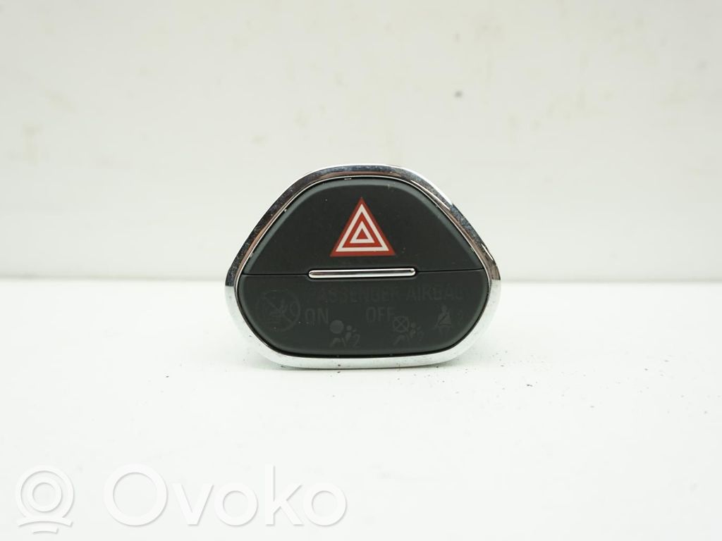 Hazard light switch   39149275