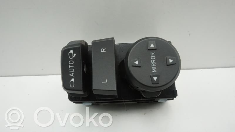 Hyundai i30 Wing mirror switch 