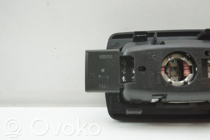 Citroen DS5 Front seat light 