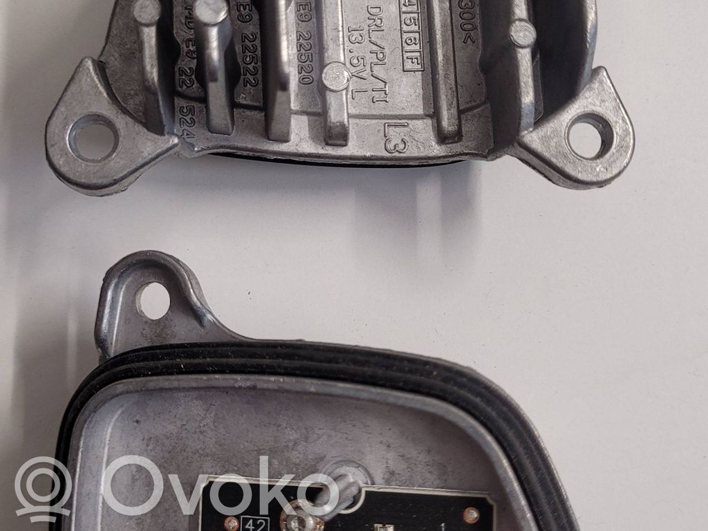 Volkswagen Golf VIII Moduł sterujący statecznikiem LED 