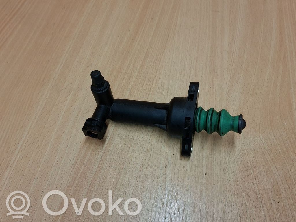 Volkswagen Golf V Siłownik sprzęgła / Wysprzęglik 