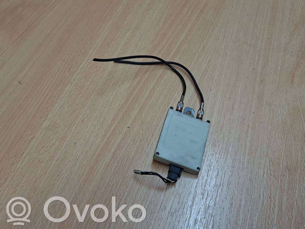 BMW 3 E46 Antenos stiprintuvas 