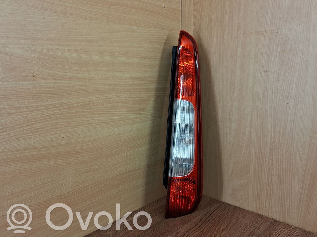Ford Focus C-MAX Galinis žibintas kėbule 