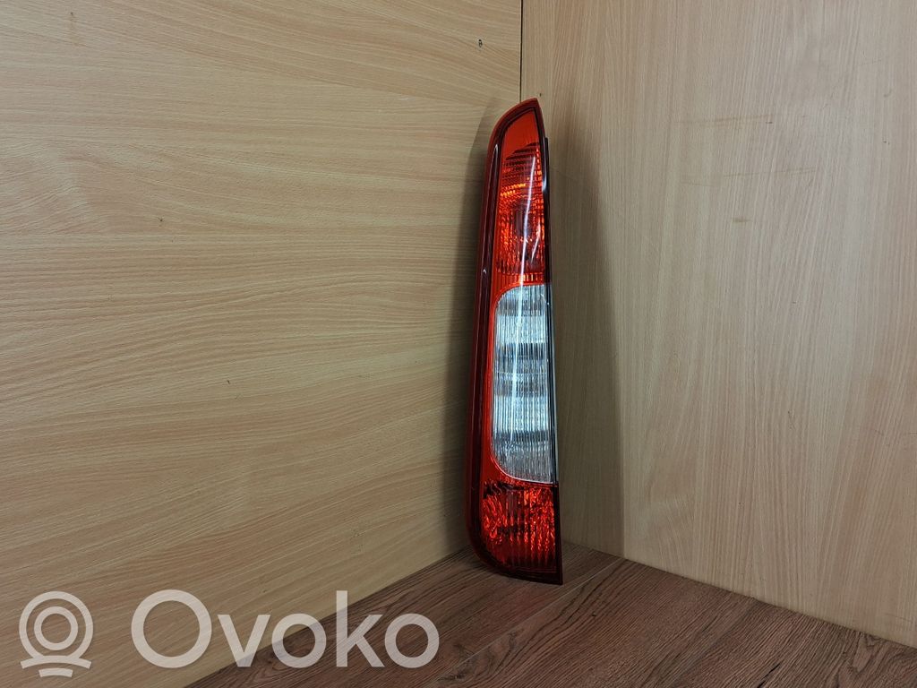 Ford Focus C-MAX Aizmugurējais lukturis virsbūvē 