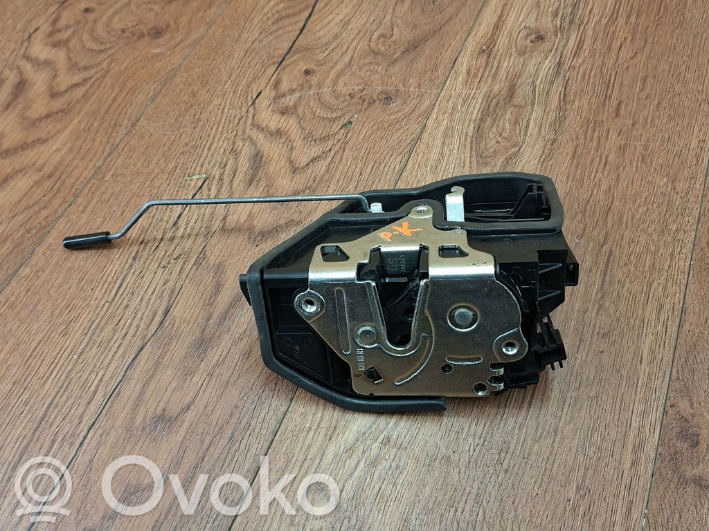 BMW 3 F30 F35 F31 Priekšpusē slēdzene 