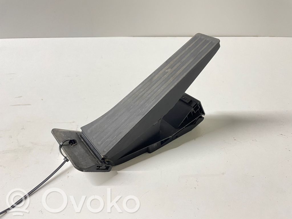 Akceleratoriaus pedalas   6788632,25916010