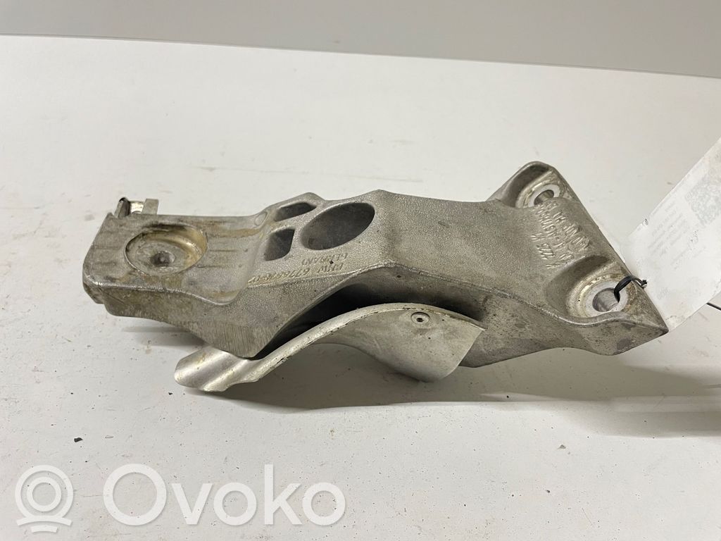 Engine mounting bracket   6776678