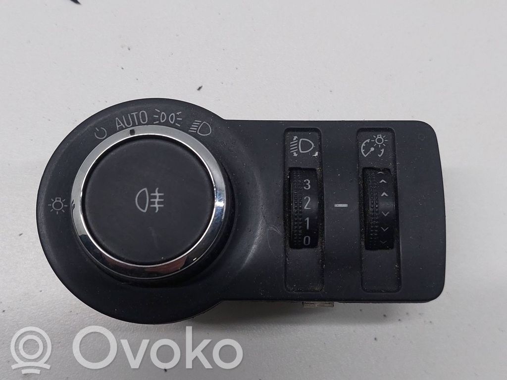 Opel Insignia A Interruptor de luz 