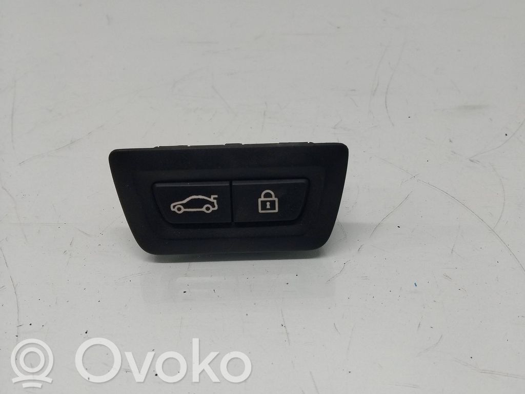 BMW 7 F01 F02 F03 F04 Tailgate/boot open switch button 