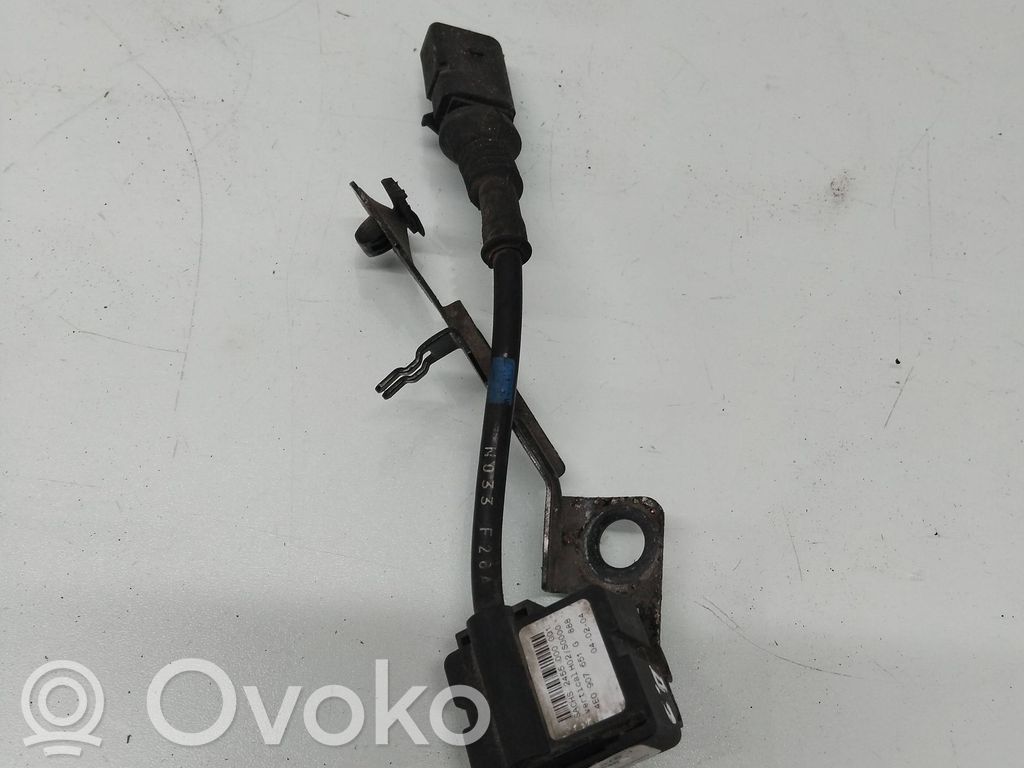 Audi A8 S8 D3 4E Galinės pakabos aukščio daviklis 