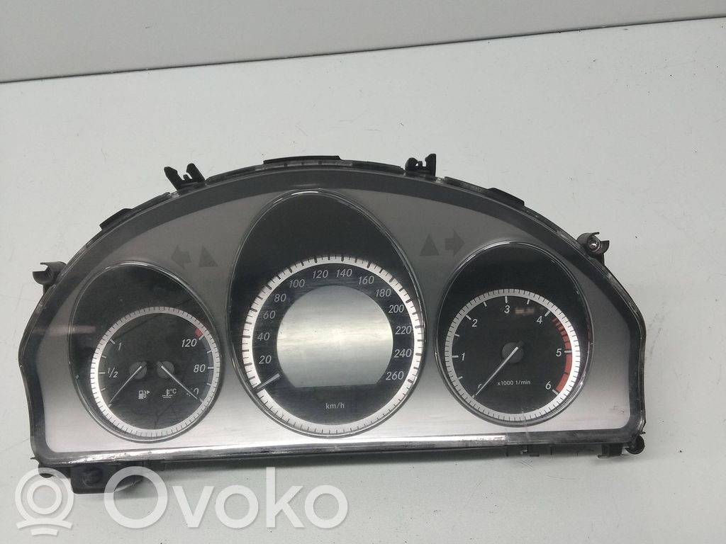 Mercedes-Benz C W204 Licznik / Prędkościomierz 