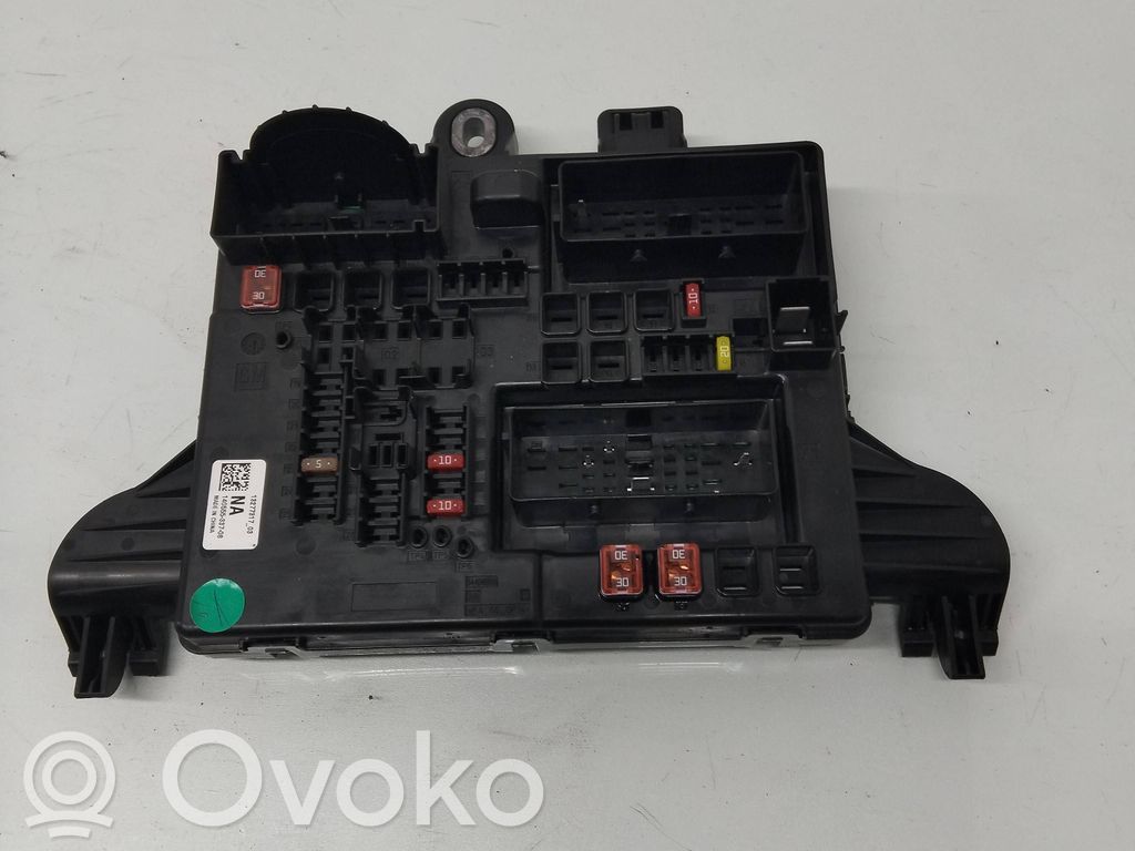 Opel Insignia A Fuse module 