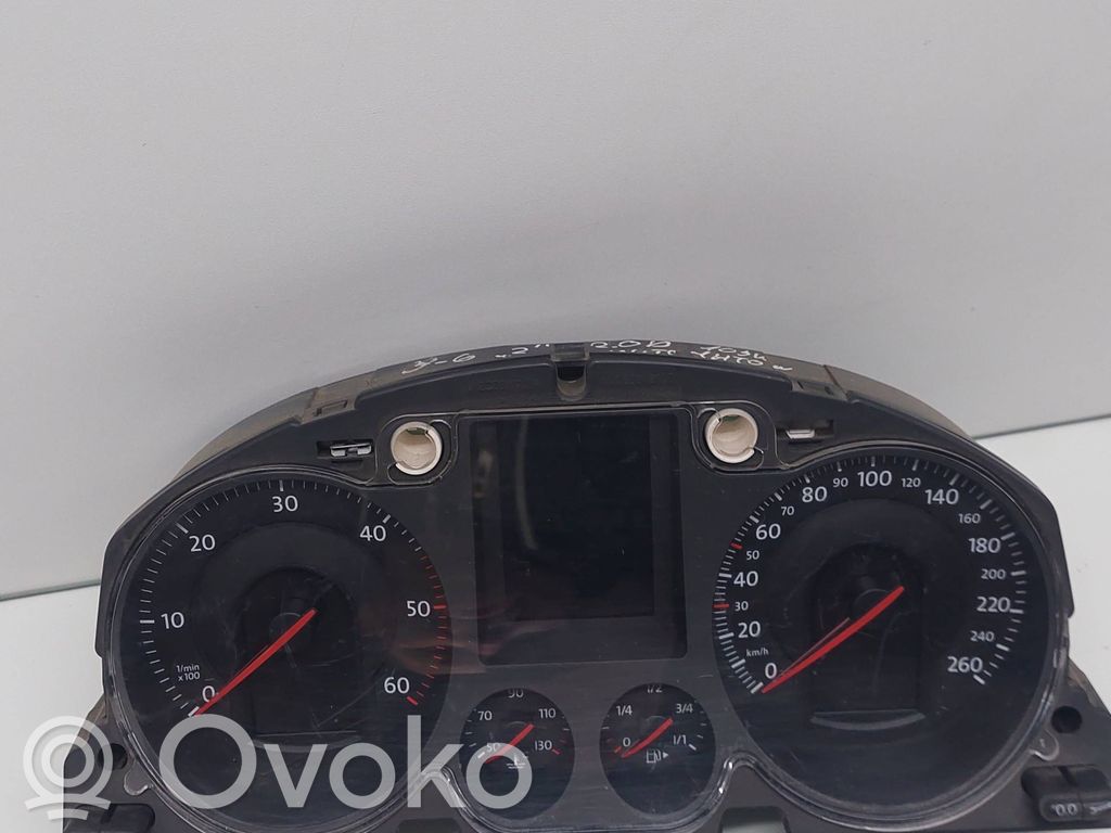 Volkswagen PASSAT B6 Velocímetro (tablero de instrumentos) 