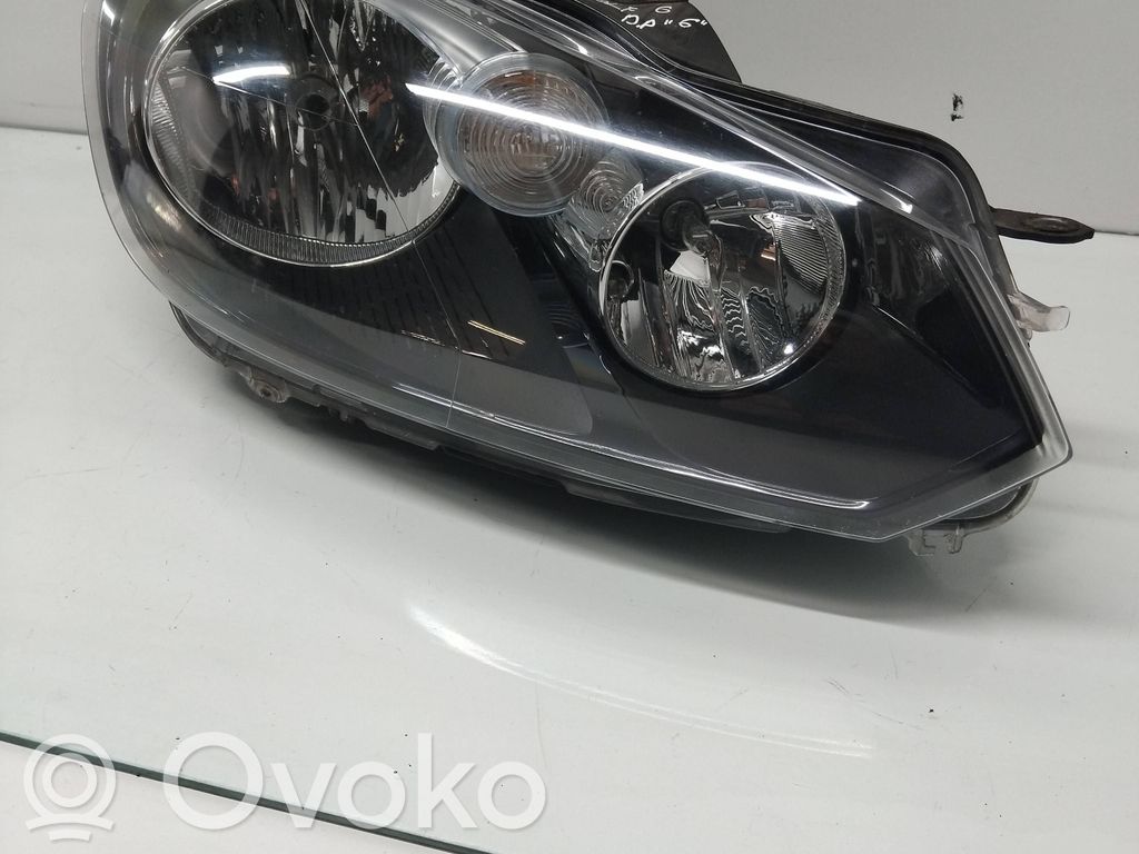 Volkswagen Golf VI Lampa przednia 