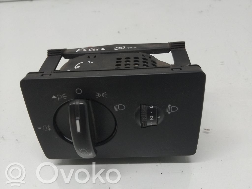 Ford Focus Light switch 
