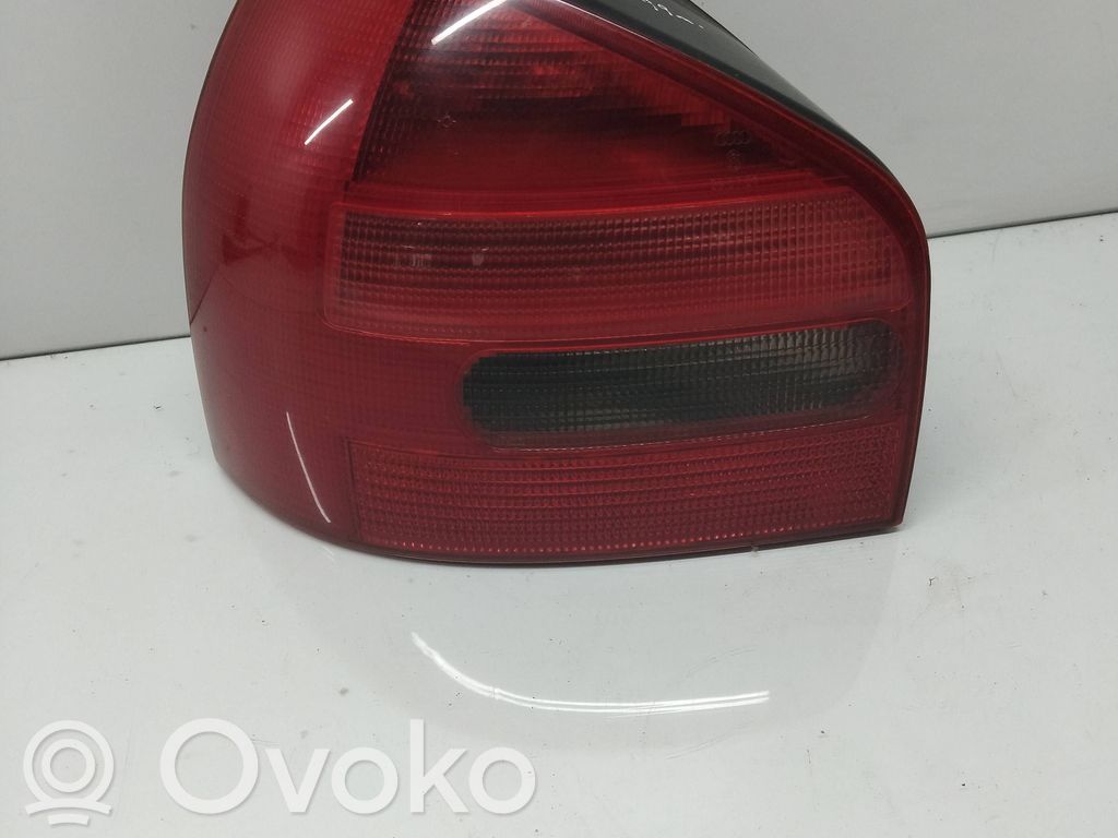 Takavalot   8L0945095A