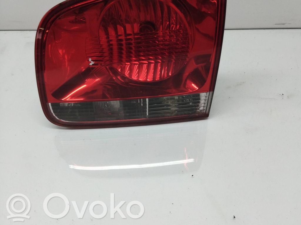Volkswagen Touareg I Lampy tylnej klapy bagażnika 