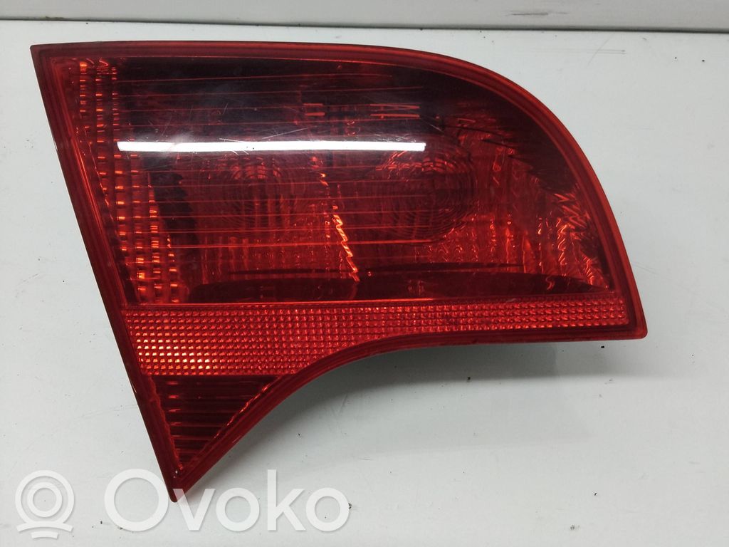 Audi A4 S4 B7 8E 8H Takaluukun takavalot 