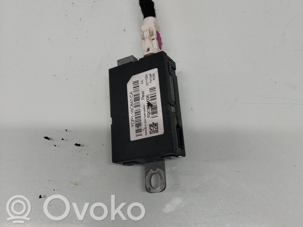 Ford C-MAX II Aerial antenna amplifier 