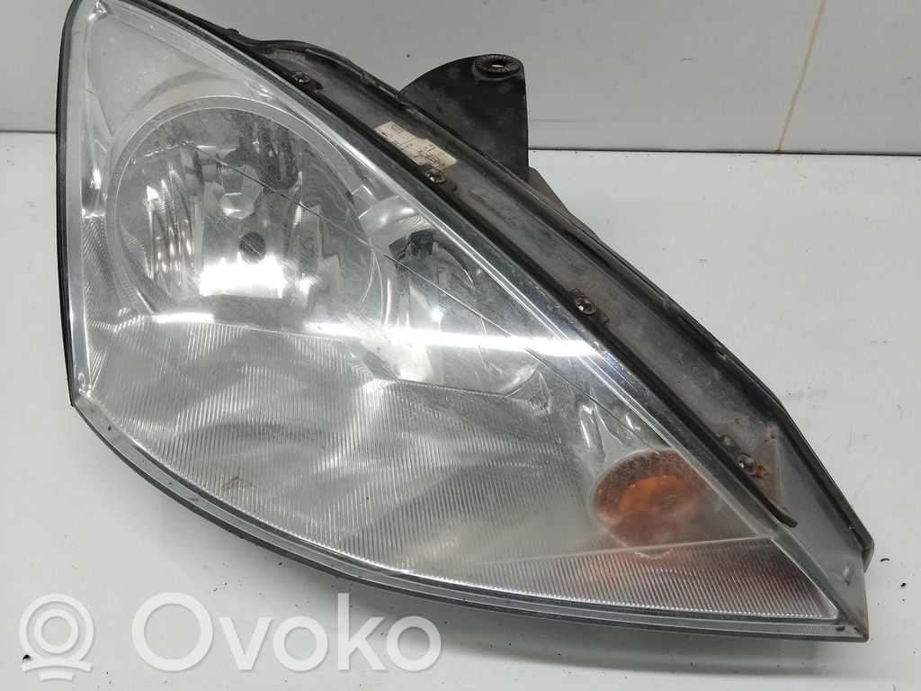 Ford Focus Headlight/headlamp 