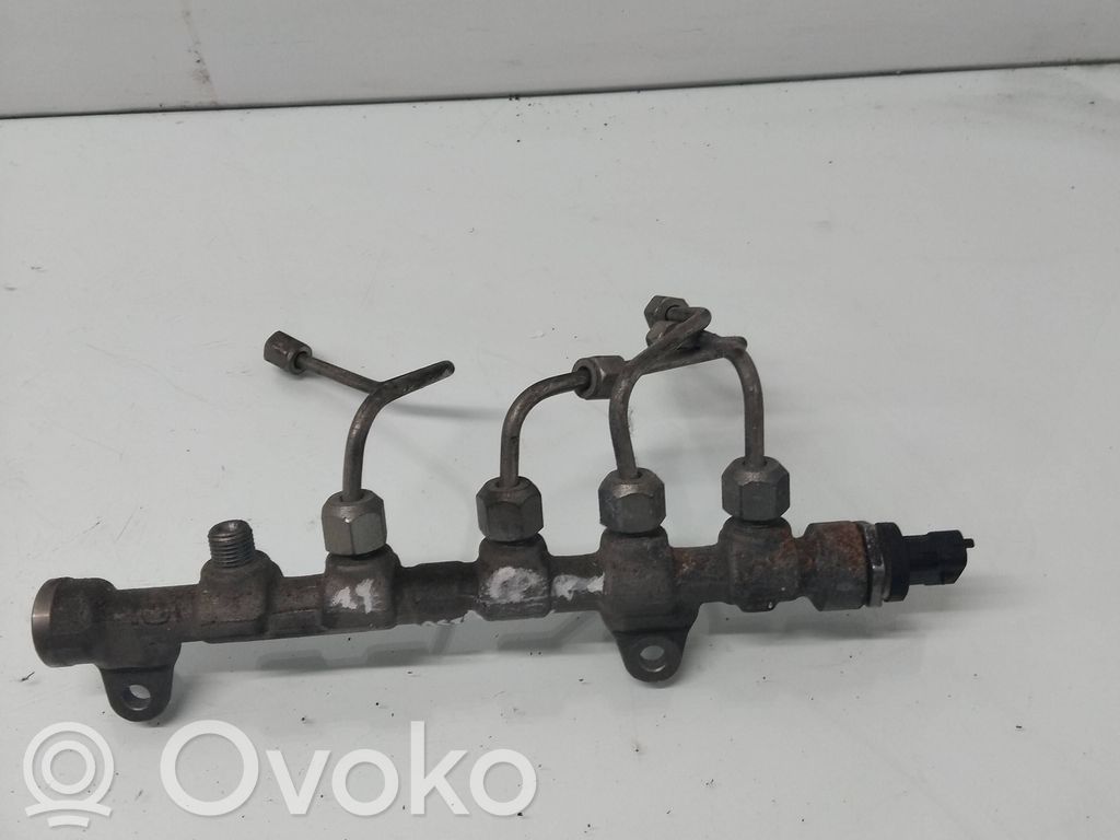 Opel Astra H Listwa wtryskowa 