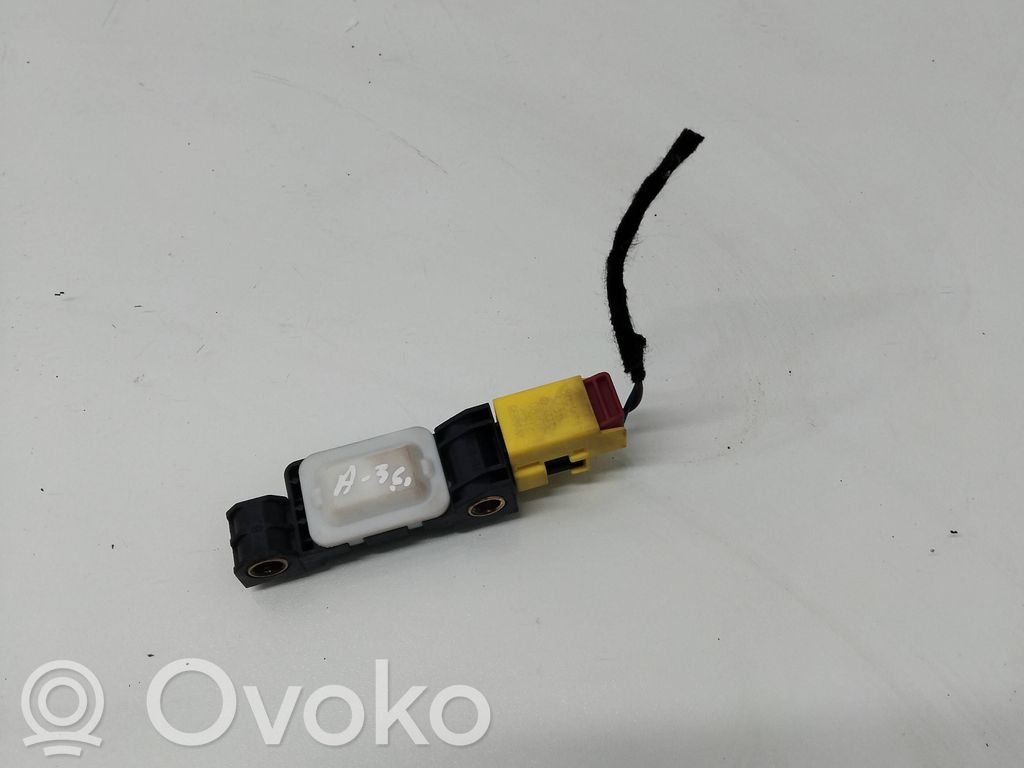 Audi A3 S3 8P Airbag deployment crash/impact sensor 