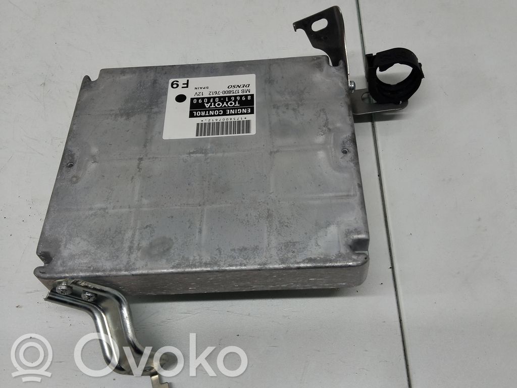 Toyota Corolla Verso AR10 Engine control unit/module 
