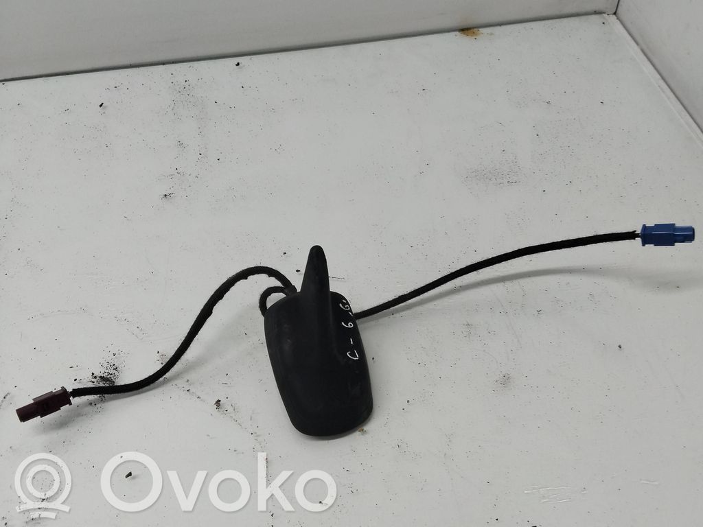 GPS-pystyantenni   4F9035503H