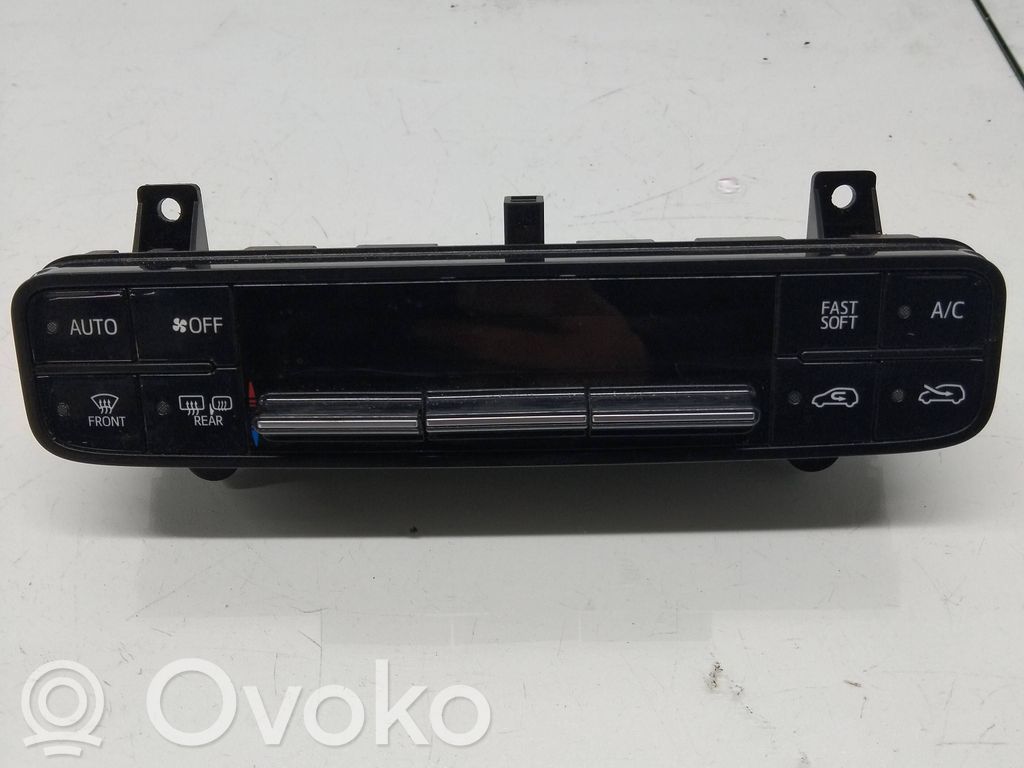Toyota Auris E180 Climate control unit 