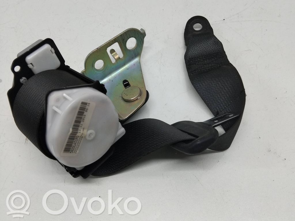 Toyota Auris E180 Rear seatbelt 