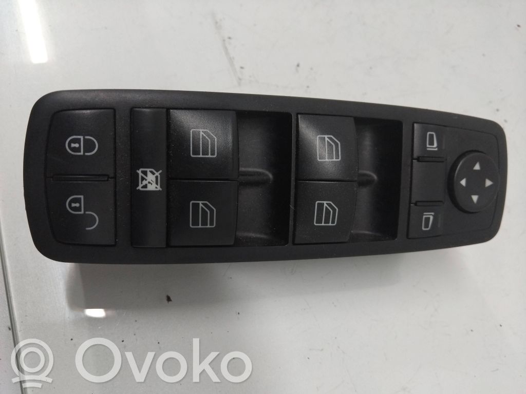 Mercedes-Benz B W245 Przyciski szyb 