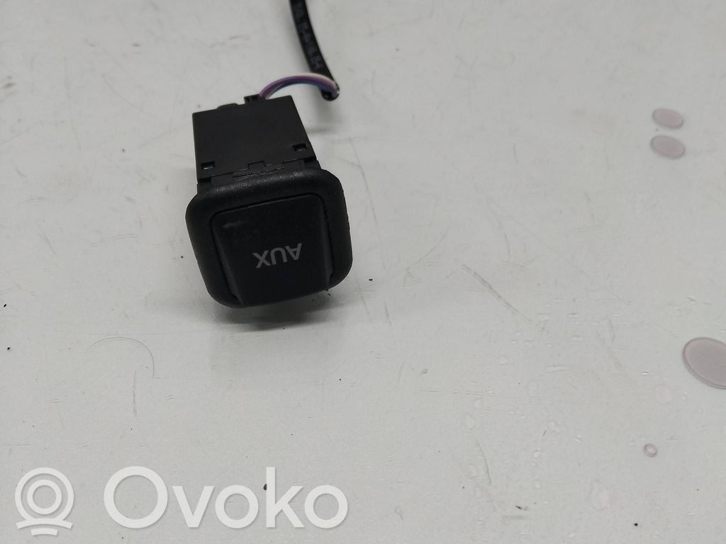 Audi A6 S6 C7 4G Enchufe conector entrada auxiliar 
