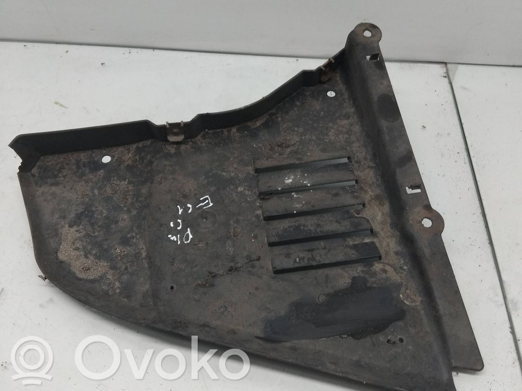 BMW 5 E60 E61 Подкрылок 