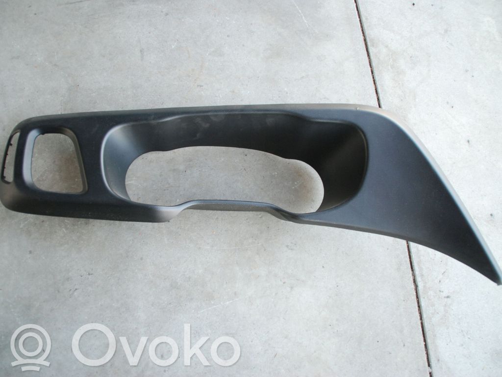 Iveco Daily 6th gen Moldura del panel 
