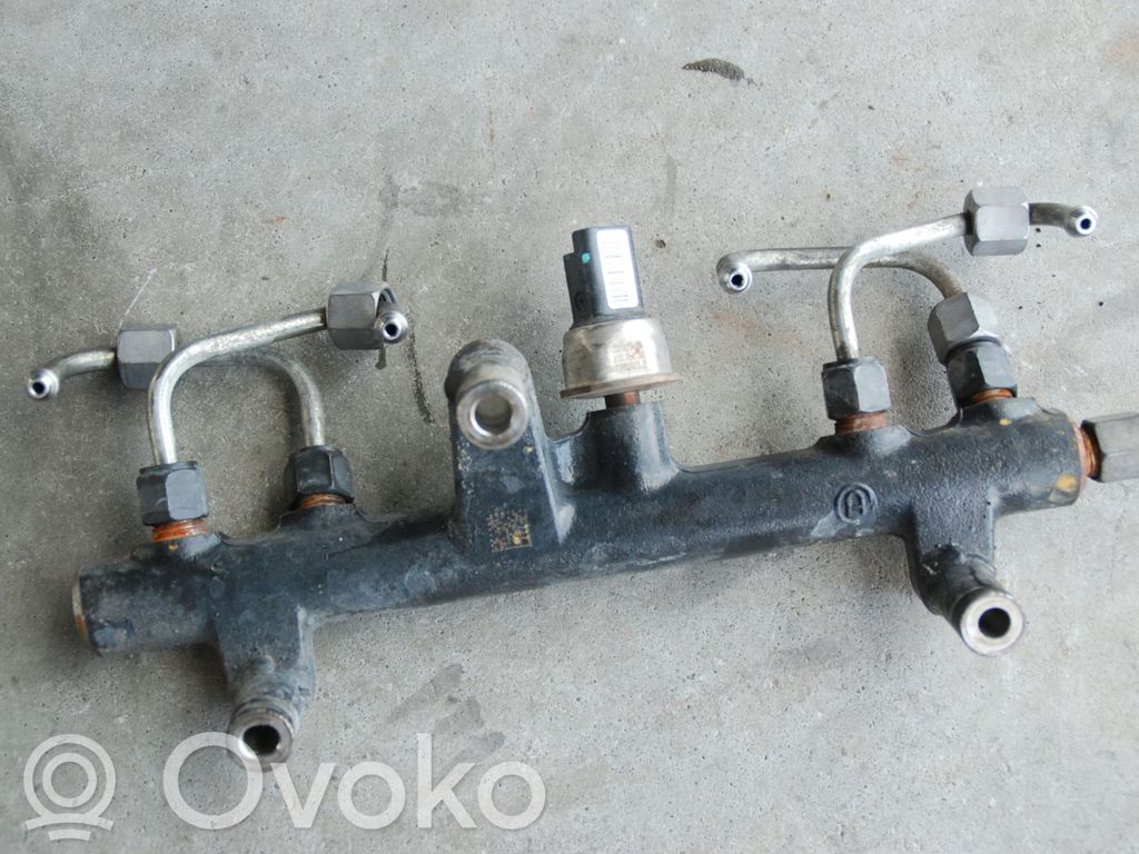 Peugeot 5008 Fuel main line pipe 
