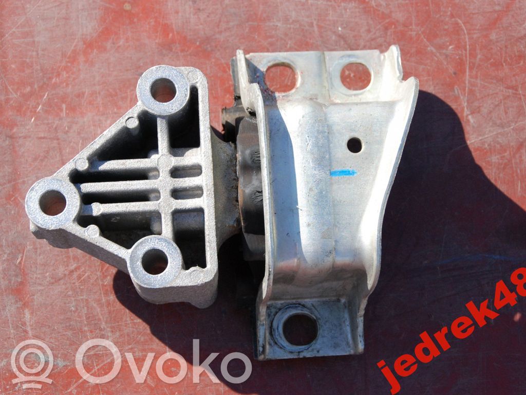 Engine mount bracket   13OKM