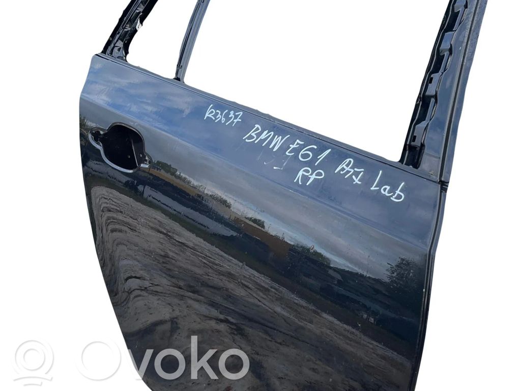 Rear door